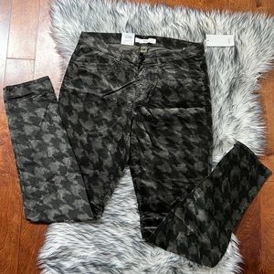 Brax Feel Good Skinny Velvet Jean. Shakira Style. NWT. Size W29 L32